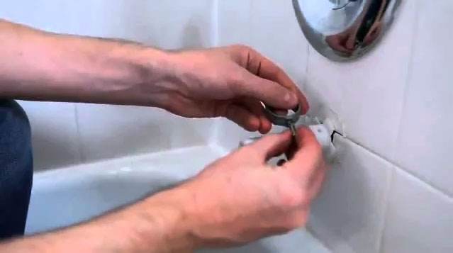 How to Replace a Tub Spout