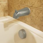 Tub Spout with Diverter in Brushed Nickel