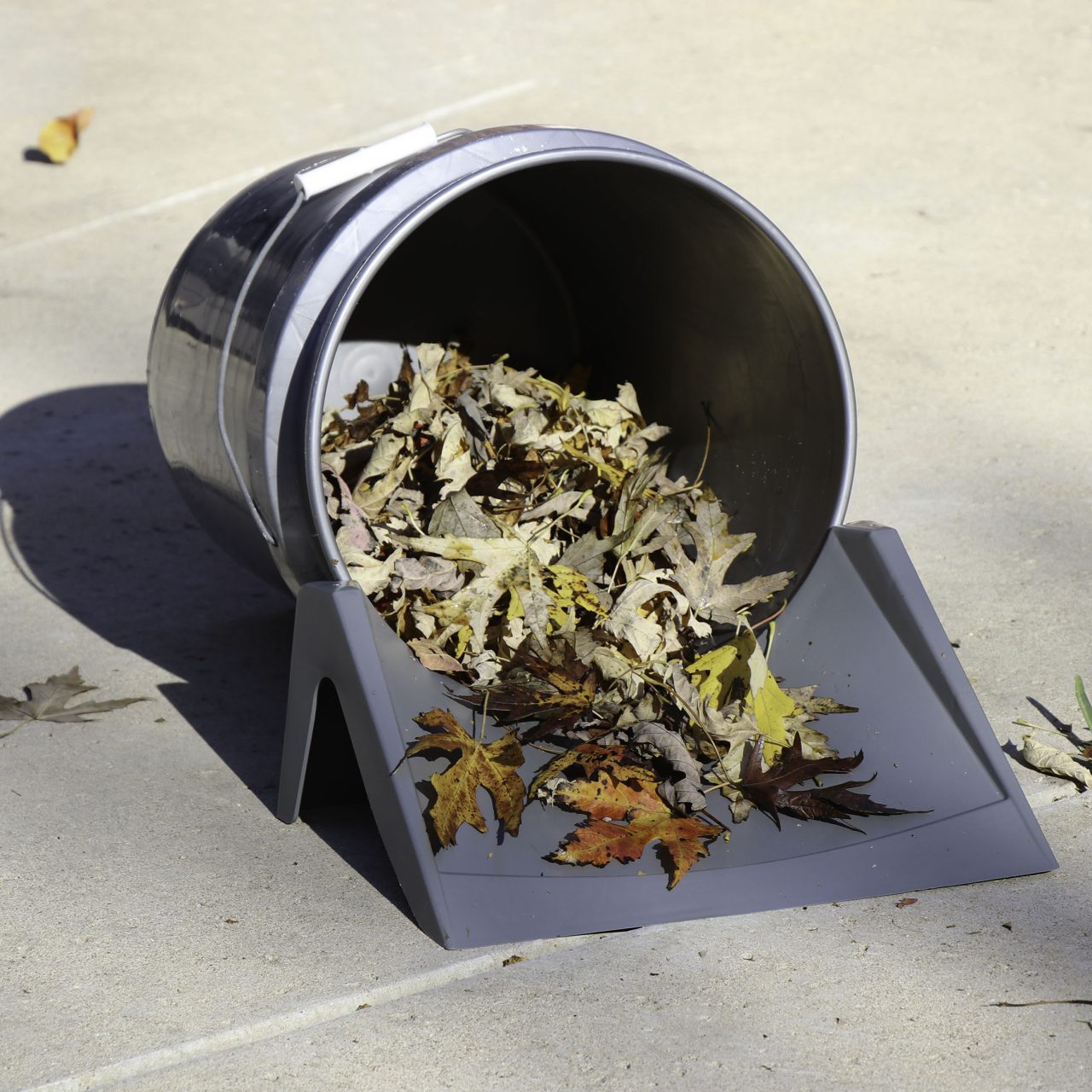 Attachable Dust Pan - Danco